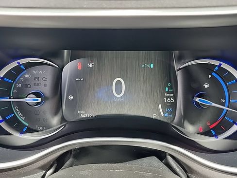 Used 2023 Chrysler Pacifica Touring-L FWD image 16