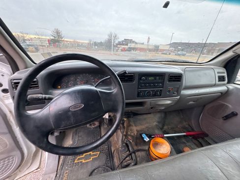 Used 2001 Ford F350 XL image 12