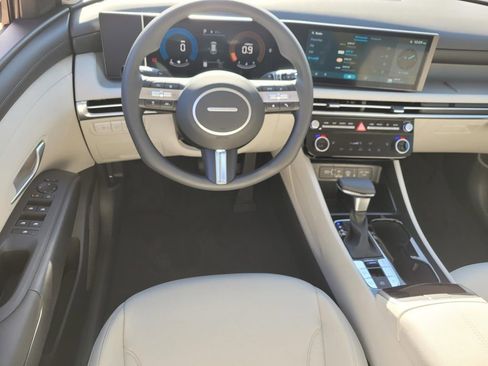 Certified 2025 Hyundai Tucson SEL image 11