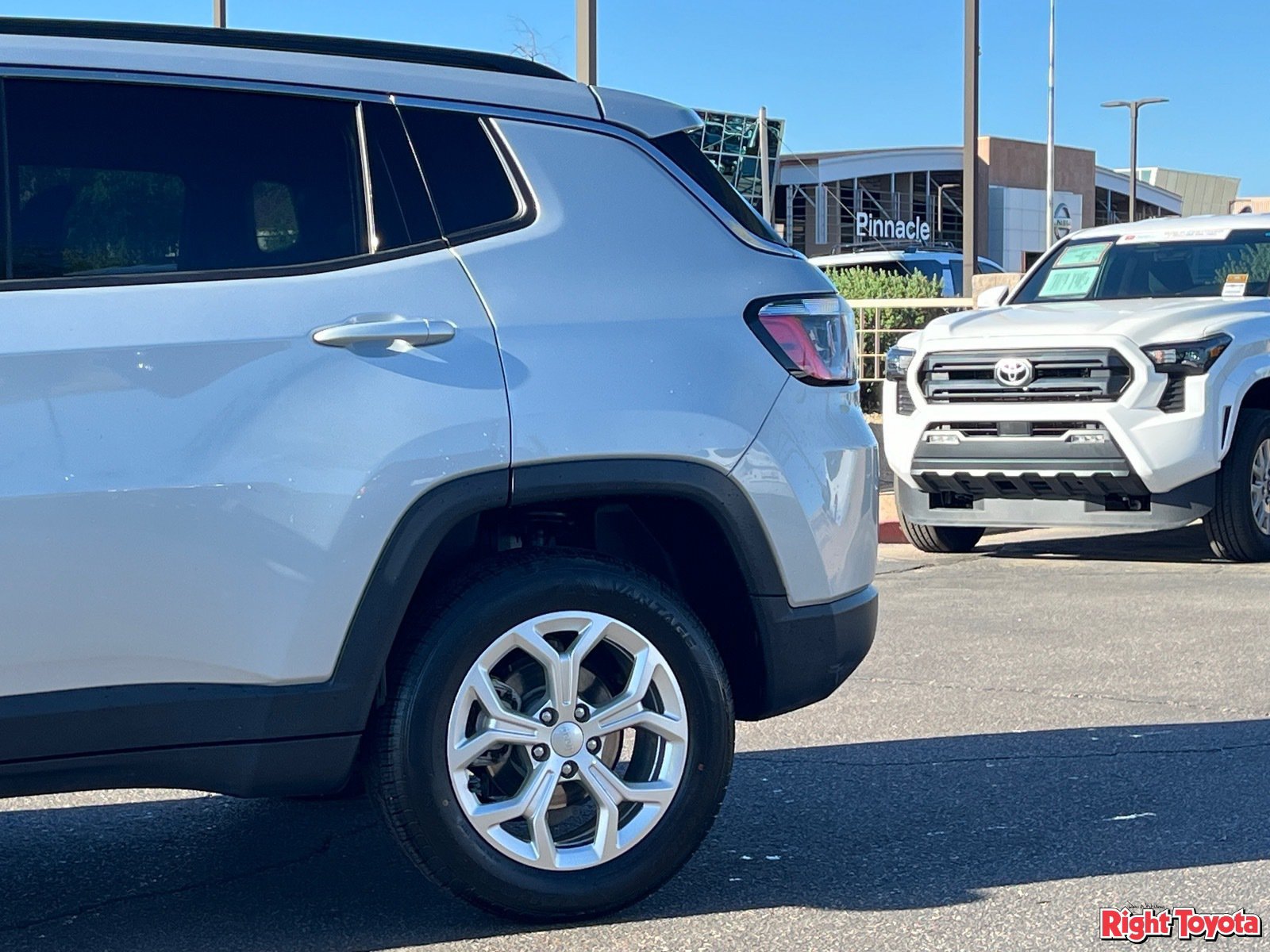 Used 2024 Jeep Compass Latitude AWD/4WD image 10