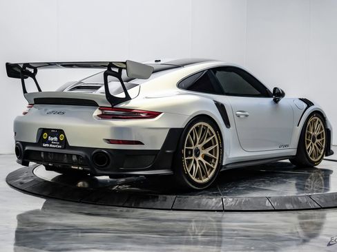 Used 2018 Porsche 911 GT2 RS w/ Weissach Package RWD image 20