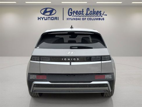 Certified 2025 Hyundai Ioniq 5 SE image 4