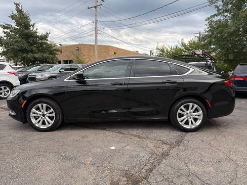 Used 2015 Chrysler 200 Limited w/ Convenience Group FWD image 3