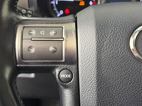 Used 2012 Lexus GX 460 w/ Convenience Pkg image 17