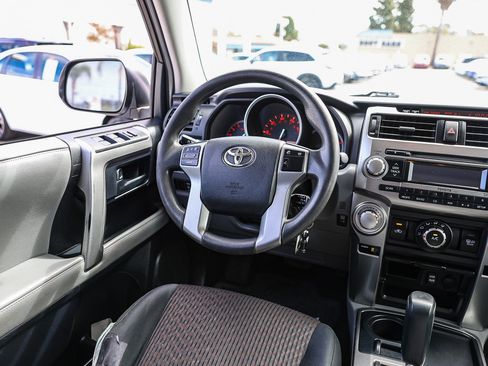 Used 2013 Toyota 4Runner SR5 w/ Convenience Pkg RWD image 4