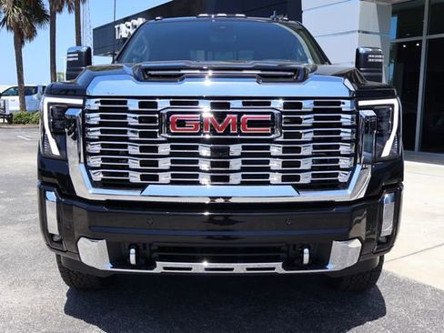 New 2026 GMC Sierra 3500 Denali w/ Denali Reserve Package AWD/4WD image 3