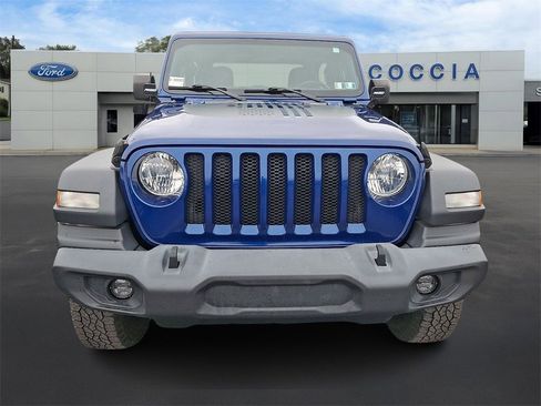 Used 2018 Jeep Wrangler Sport image 2