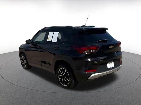 Used 2025 Chevrolet TrailBlazer LT w/ Driver Confidence Package AWD/4WD image 11