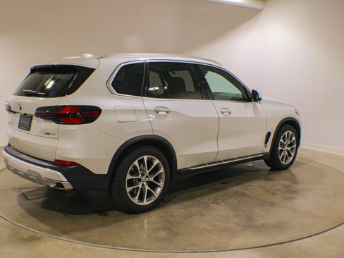 Used 2026 BMW X5 xDrive40i AWD/4WD image 6