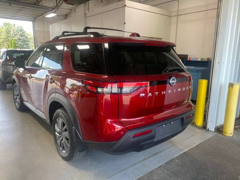 Used 2024 Nissan Pathfinder SV w/ Cargo Package AWD/4WD image 3