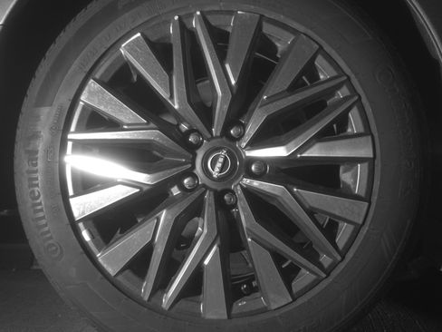 Used 2025 Nissan Altima 2.5 SV FWD image 29