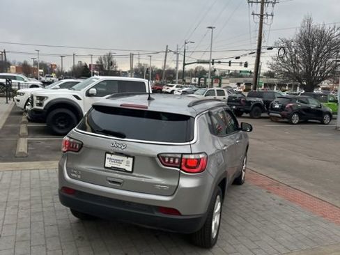 Used 2018 Jeep Compass Latitude w/ Popular Equipment Group image 10