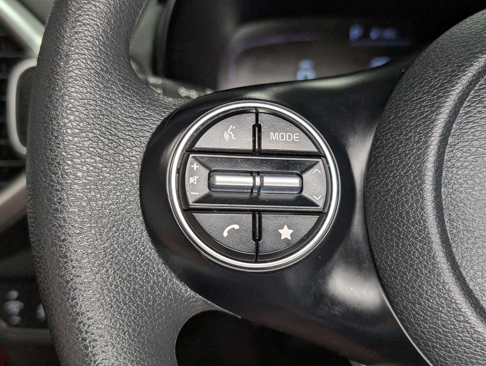Certified 2023 Kia Soul LX w/ LX Technology Package FWD image 32