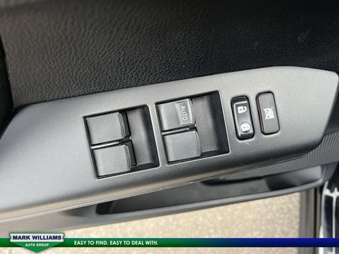 Used 2018 Toyota RAV4 LE image 17