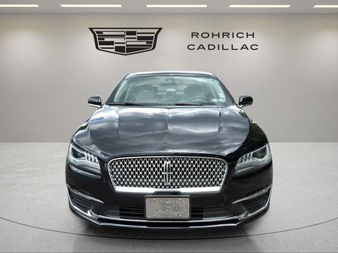 Used 2018 Lincoln MKZ Reserve w/ Climate Package FWD image 2
