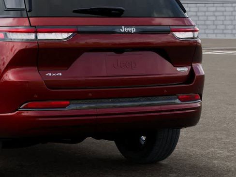 New 2026 Jeep Grand Cherokee Summit image 13