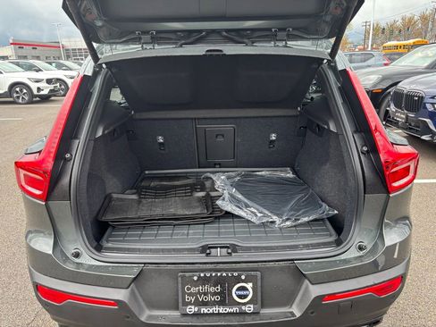 Certified 2026 Volvo XC40 B5 Core w/ Climate Package AWD/4WD image 23