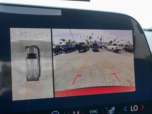 New 2026 Chevrolet Traverse Z71 w/ Driver Confidence Package image 23