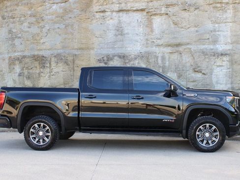 Used 2024 GMC Sierra 1500 AT4 w/ Technology Package AWD/4WD image 8