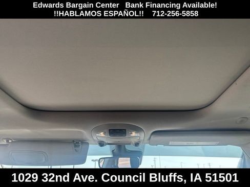 Used 2023 Chrysler Pacifica Limited FWD image 15