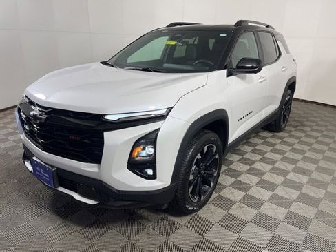 Used 2025 Chevrolet Equinox RS w/ Safety and Technology Package image 3