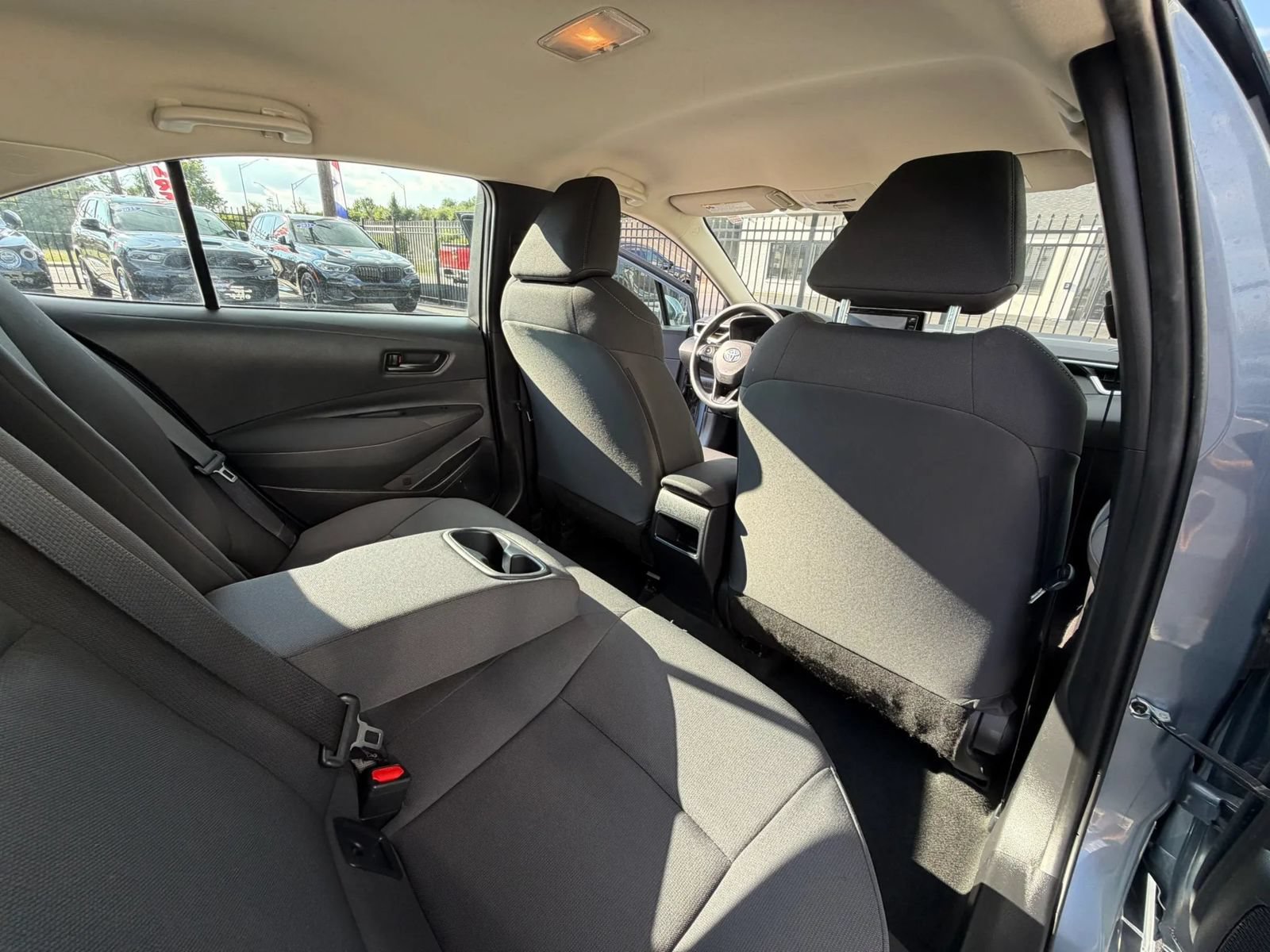 Used 2022 Toyota Corolla LE FWD image 49