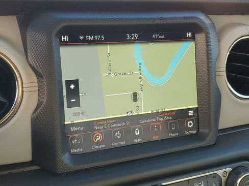 Used 2023 Jeep Wrangler Unlimited Sahara image 17