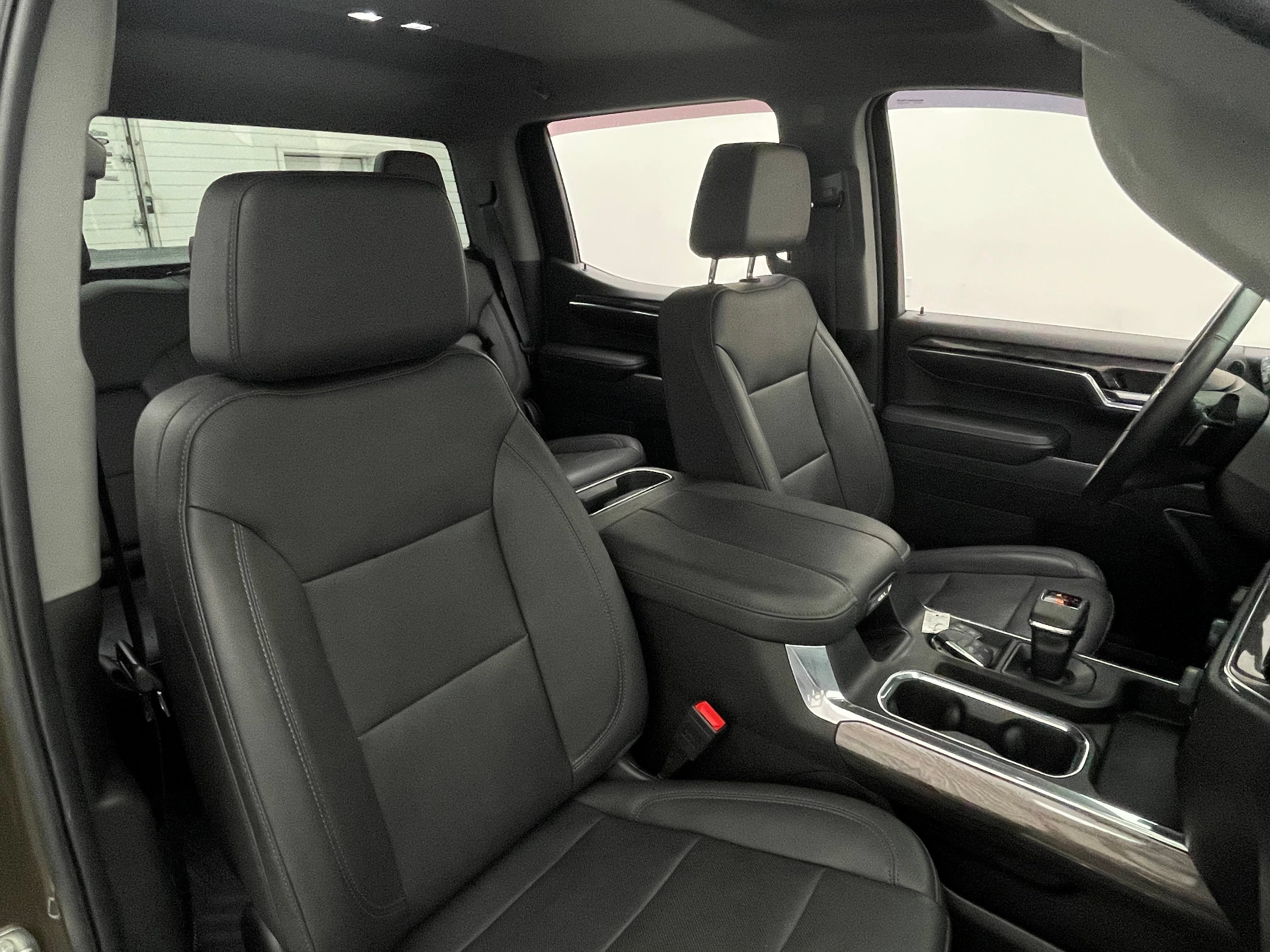 Used 2023 Chevrolet Silverado 1500 LTZ AWD/4WD image 36