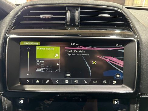 Used 2019 Jaguar F-PACE S image 21