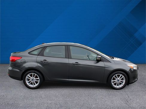 Used 2017 Ford Focus SE image 10