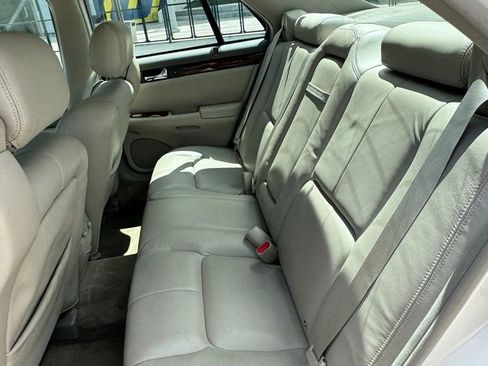 Used 2003 Cadillac Seville STS w/ Preferred Equipment Group FWD image 17