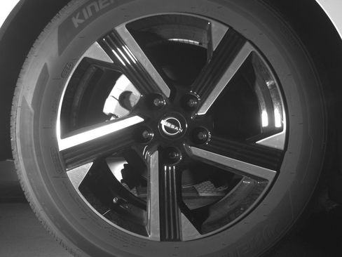 Used 2025 Nissan Sentra SV FWD image 15