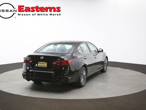 Used 2023 Nissan Altima 2.5 SV w/ SV Premium Package FWD image 42