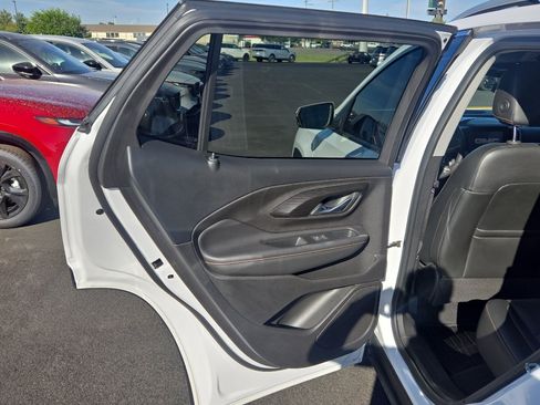 Used 2018 GMC Terrain SLT AWD/4WD image 13