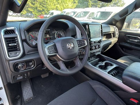 Used 2025 RAM 1500 Big Horn AWD/4WD image 24