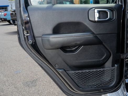 Used 2020 Jeep Wrangler Unlimited Sahara AWD/4WD image 10
