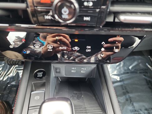 New 2026 Nissan Kicks SR image 14