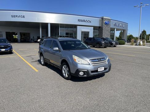 Used 2013 Subaru Outback 2.5i Premium w/ All-Weather Pkg AWD/4WD image 11