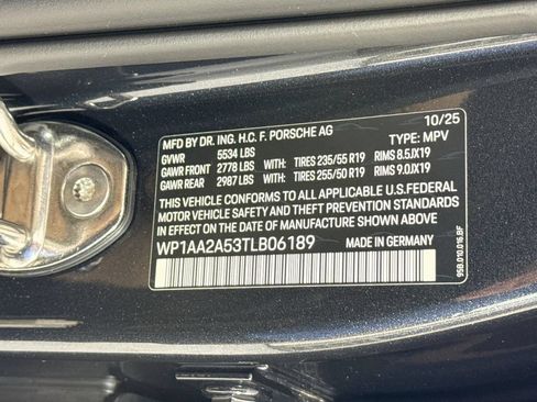 Certified 2026 Porsche Macan AWD/4WD image 33