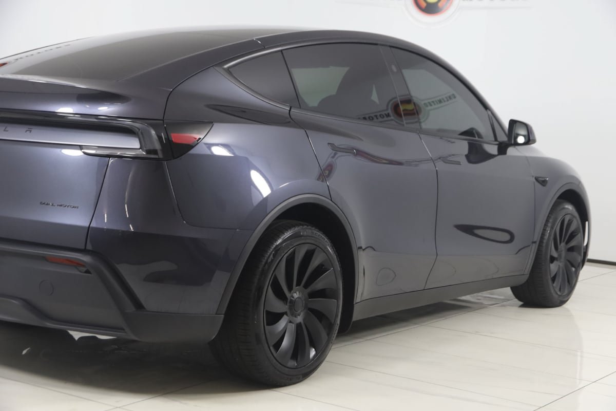 Used 2026 Tesla Model Y AWD image 44