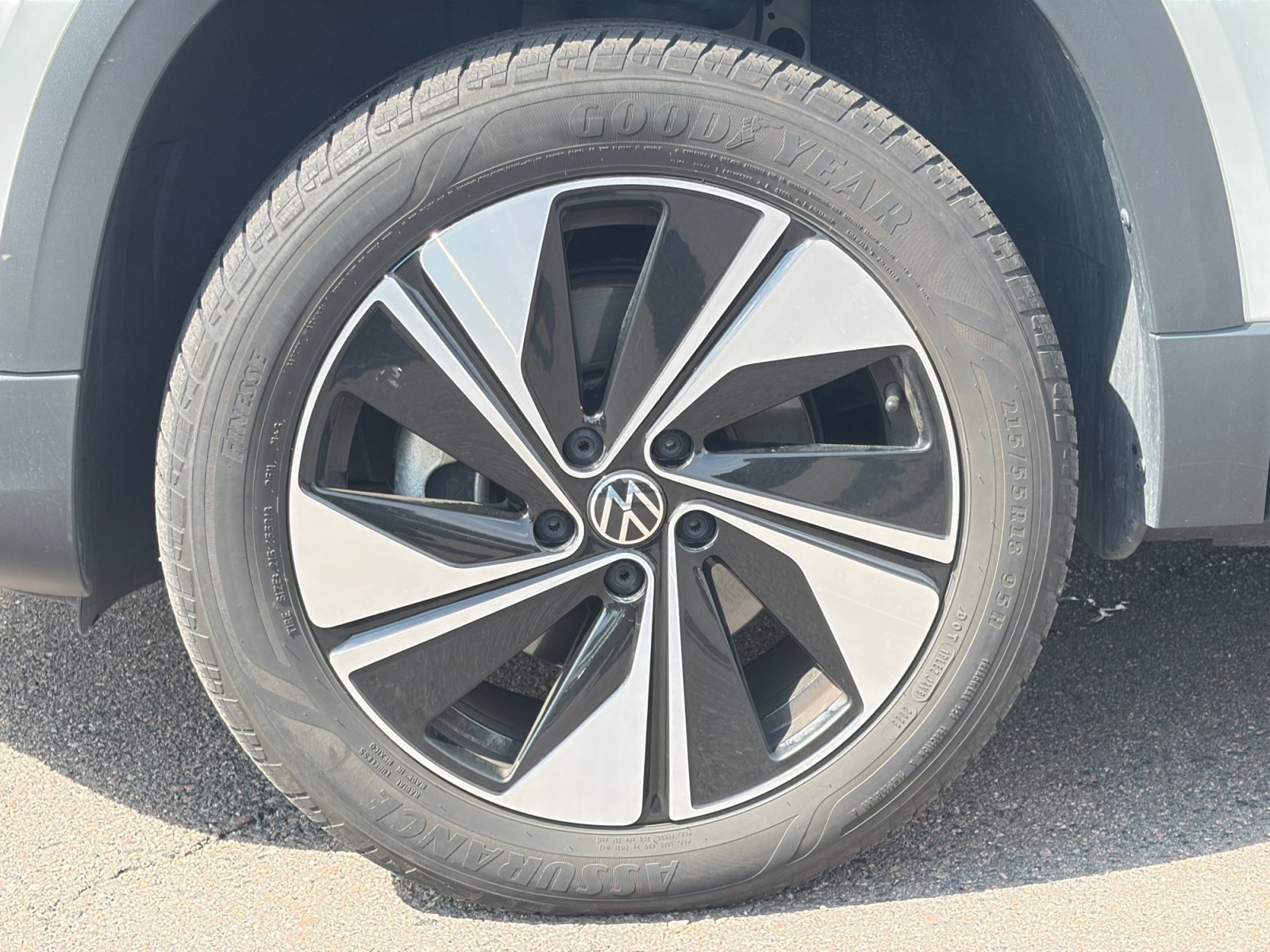 Used 2023 Volkswagen Taos SE AWD/4WD image 11