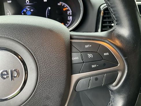 Used 2020 Jeep Grand Cherokee Altitude AWD/4WD image 22