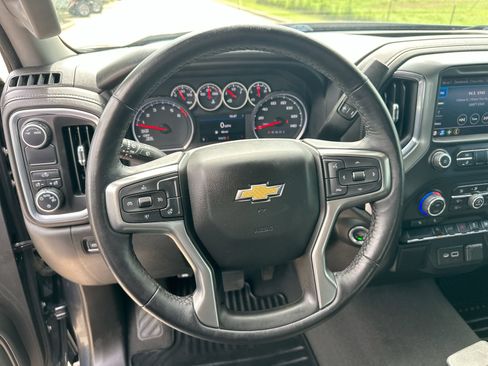 Used 2022 Chevrolet Silverado 1500 LT RWD image 14