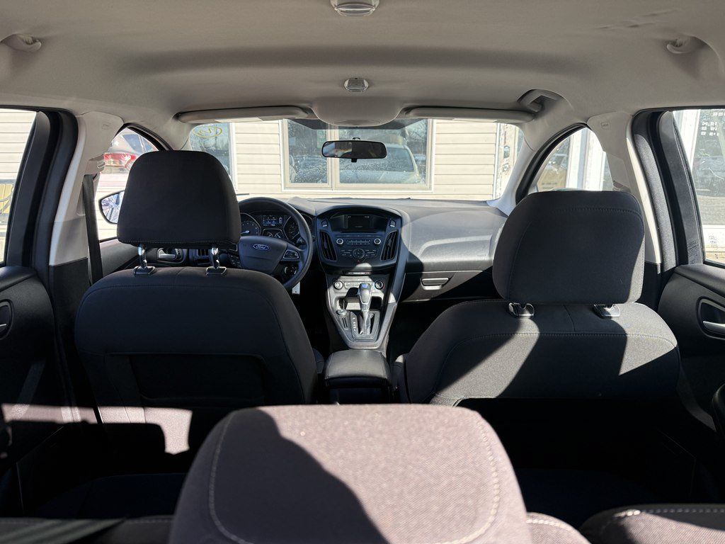Used 2015 Ford Focus SE FWD image 18