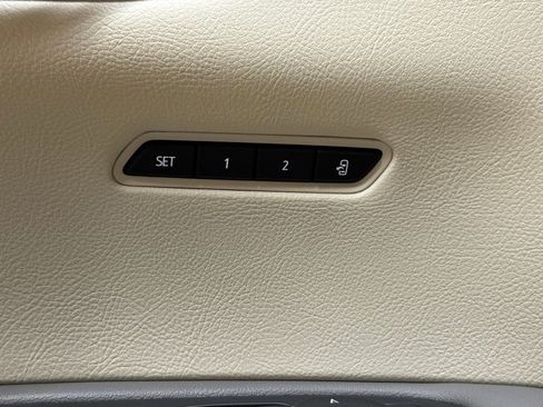 Used 2022 Cadillac XT6 Premium Luxury w/ Technology Package image 17