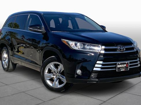 Used 2017 Toyota Highlander Limited image 3