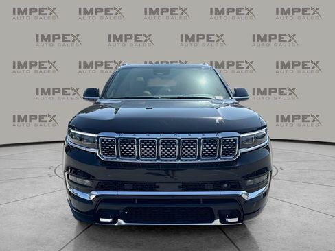 Used 2024 Jeep Grand Wagoneer Series III w/ HD Trailer Tow Package AWD/4WD image 8