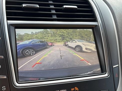 Used 2017 Lincoln MKX Reserve w/ Driver Assistance Package AWD/4WD image 17