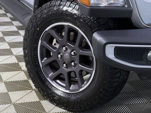 Used 2023 Jeep Gladiator Overland image 10