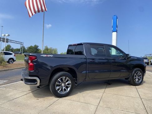 Used 2023 Chevrolet Silverado 1500 LT AWD/4WD image 8